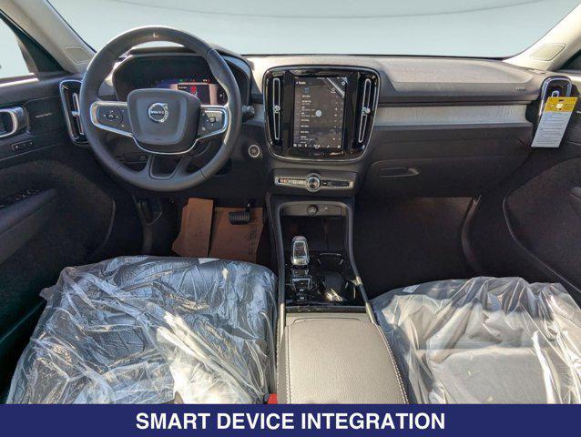 new 2025 Volvo XC40 car, priced at $44,895