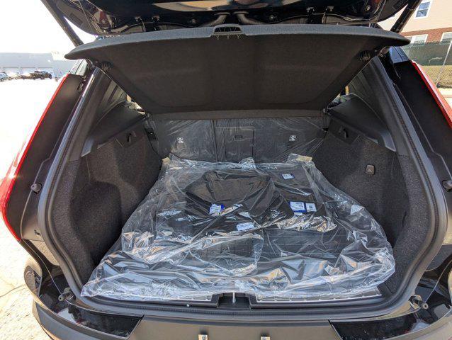 new 2025 Volvo XC40 car, priced at $44,995