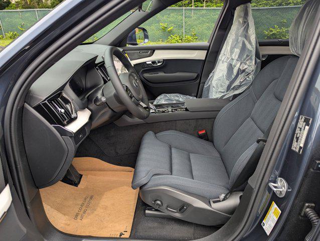 new 2025 Volvo XC90 car, priced at $65,895