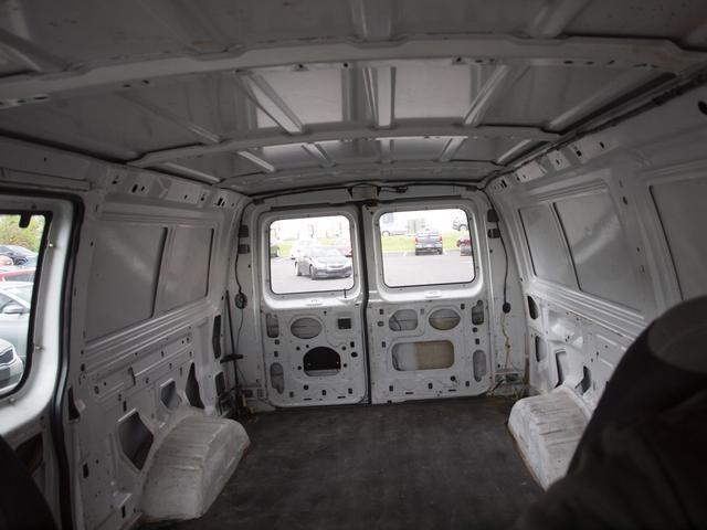used 2000 Ford E150 car, priced at $3,495