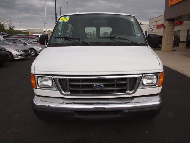 used 2000 Ford E150 car, priced at $3,495