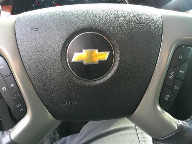 used 2011 Chevrolet Suburban car, priced at $5,995