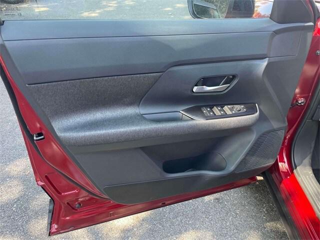 new 2025 Nissan Kicks car, priced at $27,923