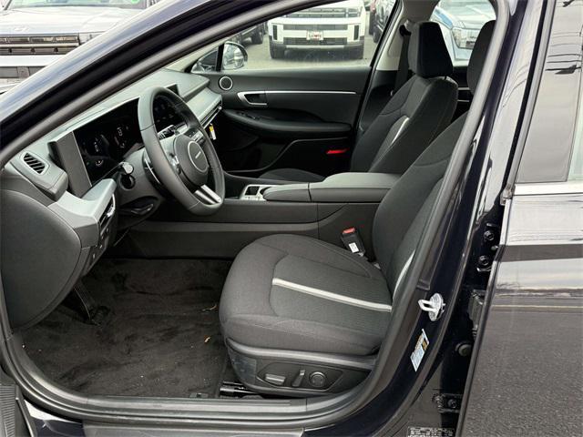 new 2025 Hyundai Sonata Hybrid car, priced at $30,735
