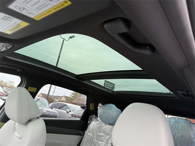 new 2026 Hyundai TUCSON Hybrid car, priced at $43,120