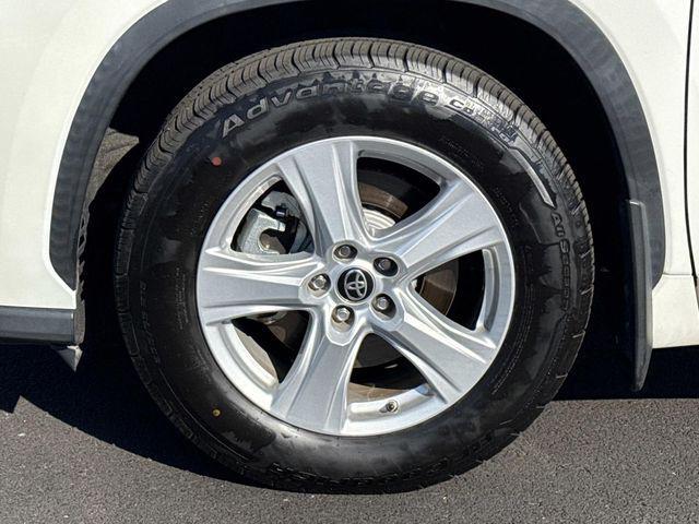 used 2021 Toyota Highlander car, priced at $27,698