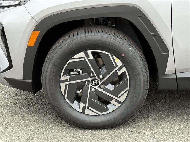 new 2026 Hyundai TUCSON Hybrid car, priced at $33,610