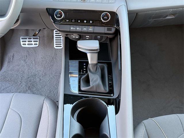 new 2026 Hyundai ELANTRA HEV car, priced at $28,925