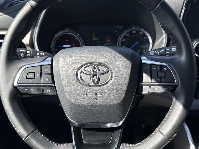 used 2021 Toyota Highlander Hybrid car, priced at $34,498