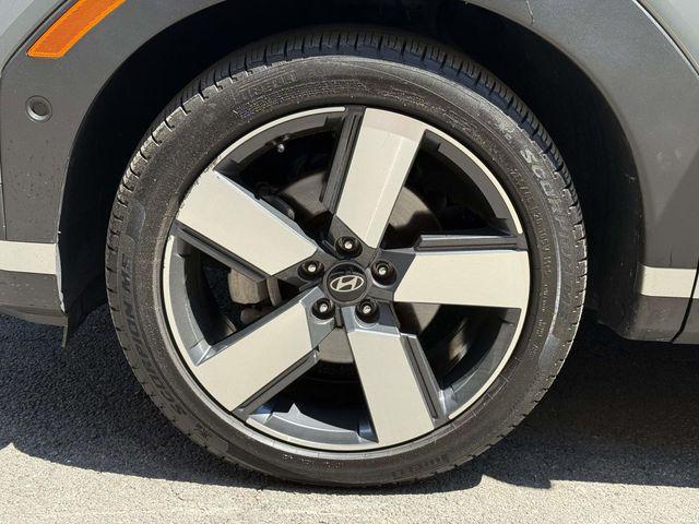 used 2024 Hyundai Santa Fe car, priced at $34,997