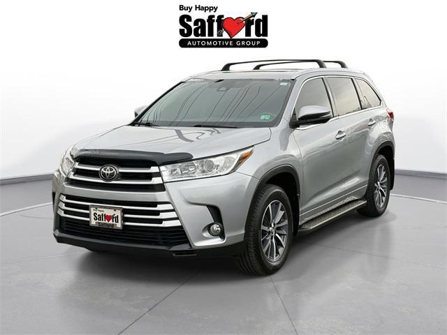 used 2017 Toyota Highlander car, priced at $24,999