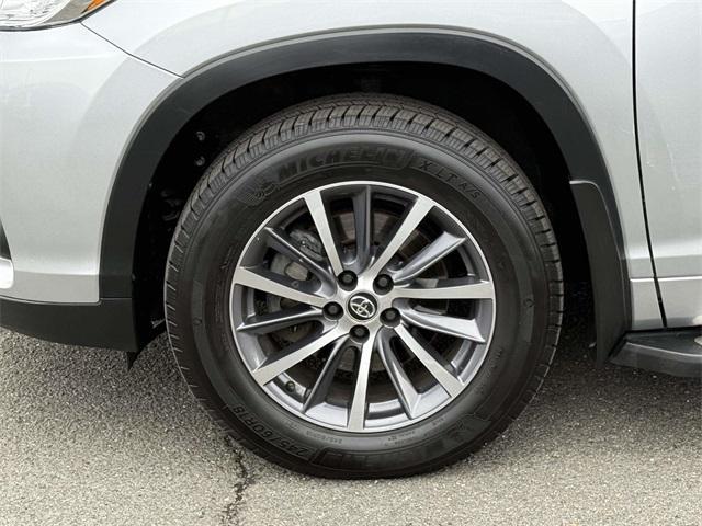 used 2017 Toyota Highlander car, priced at $24,999