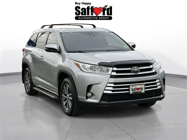 used 2017 Toyota Highlander car, priced at $24,999
