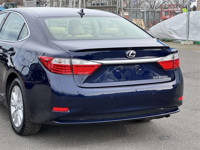 used 2013 Lexus ES 300h car, priced at $14,999
