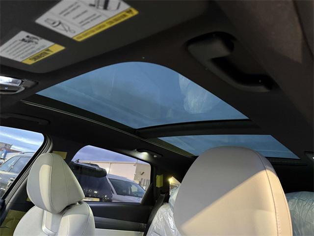 new 2026 Hyundai TUCSON Hybrid car, priced at $43,255