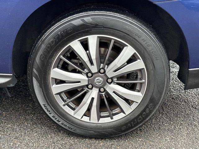 used 2020 Nissan Pathfinder car, priced at $16,000
