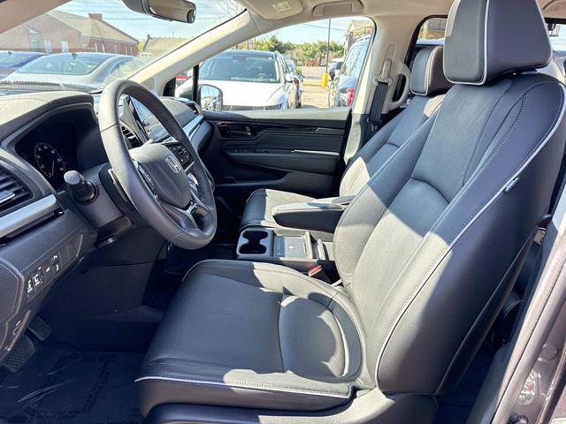 used 2025 Honda Odyssey car, priced at $43,700