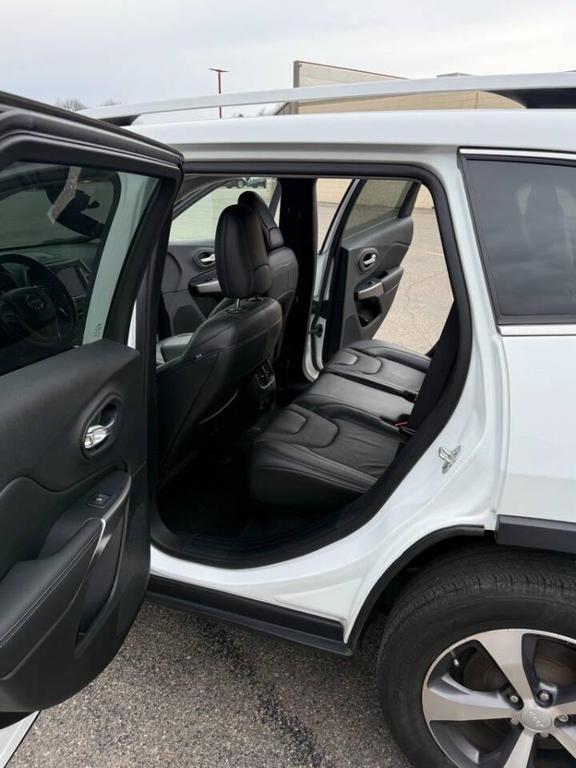 used 2021 Jeep Cherokee car, priced at $18,999