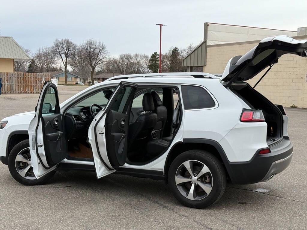 used 2021 Jeep Cherokee car, priced at $18,999