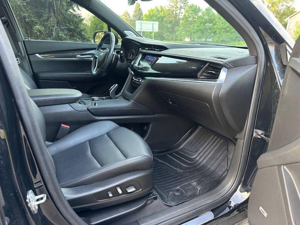 used 2021 Cadillac XT6 car, priced at $29,999