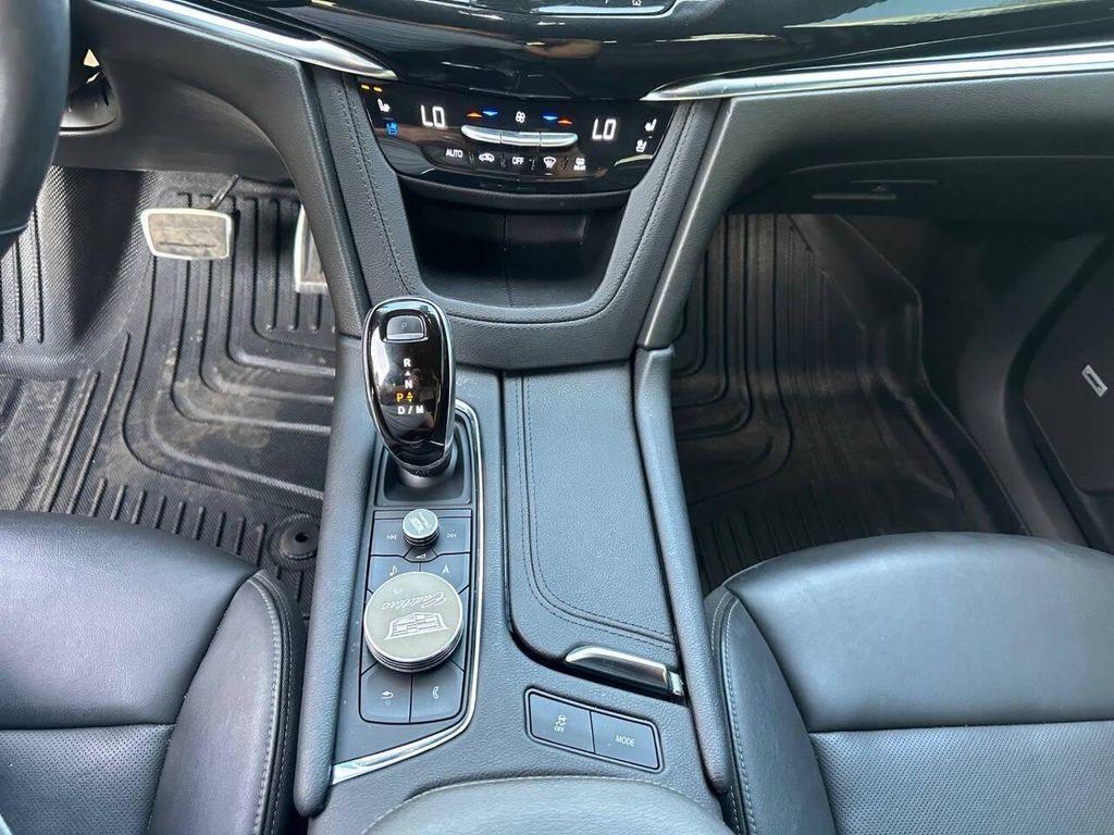 used 2021 Cadillac XT6 car, priced at $29,999
