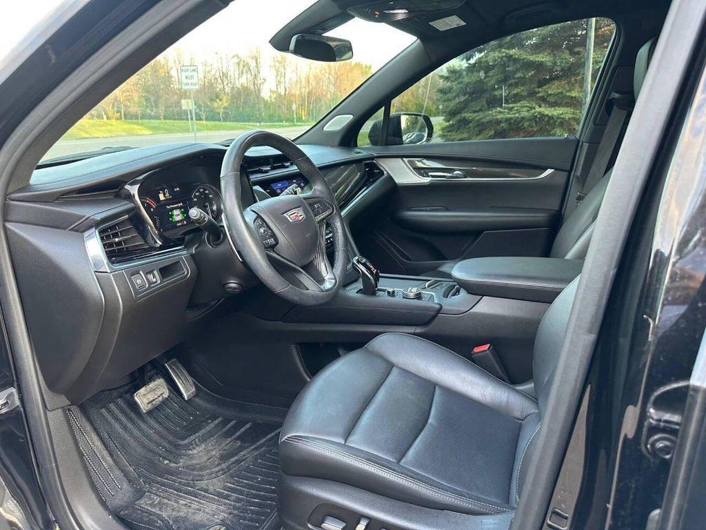 used 2021 Cadillac XT6 car, priced at $29,999