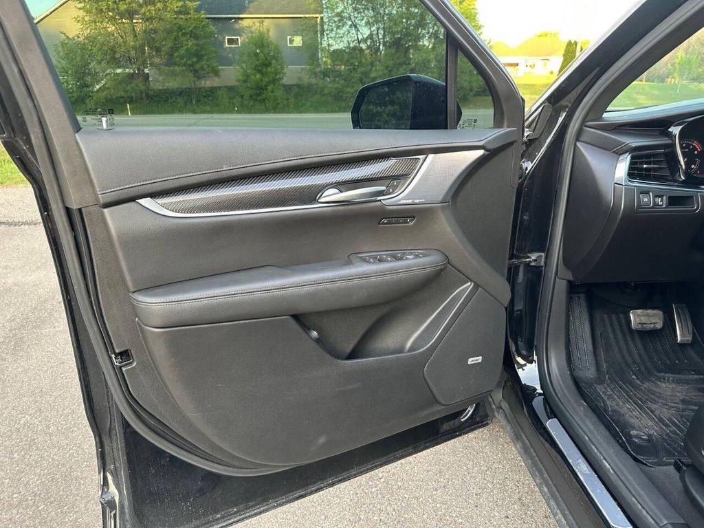 used 2021 Cadillac XT6 car, priced at $29,999