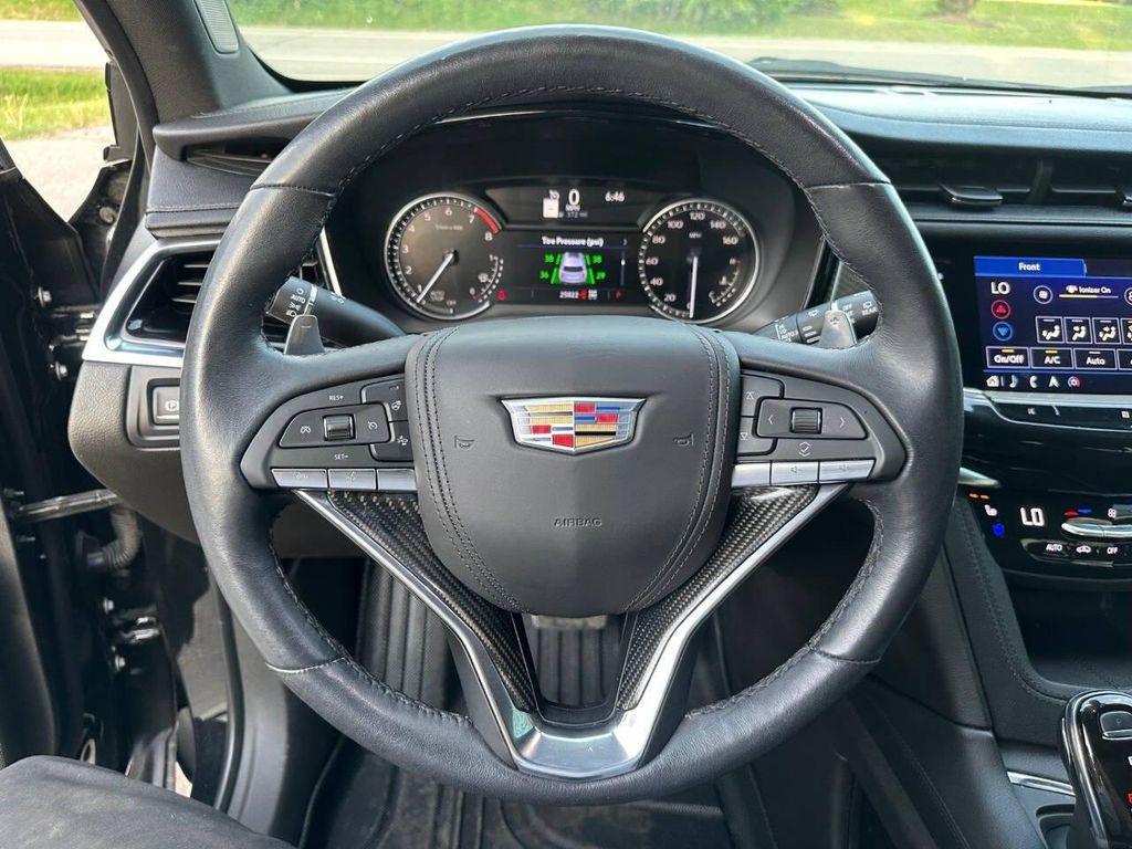 used 2021 Cadillac XT6 car, priced at $29,999