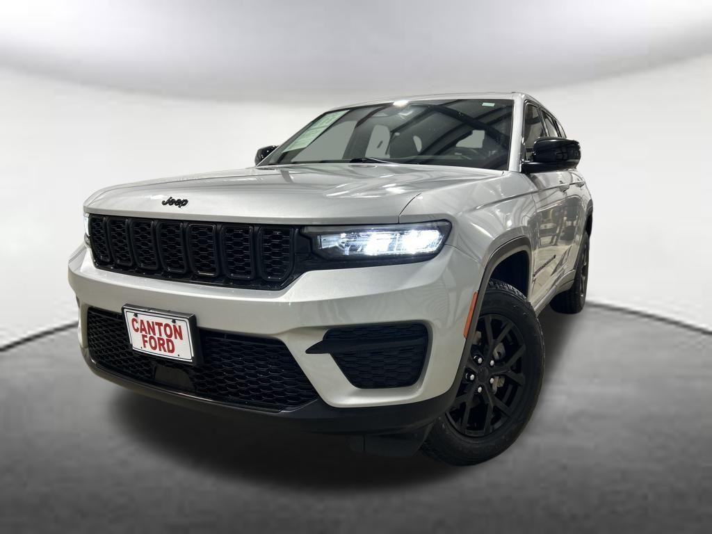 used 2024 Jeep Grand Cherokee car, priced at $28,856