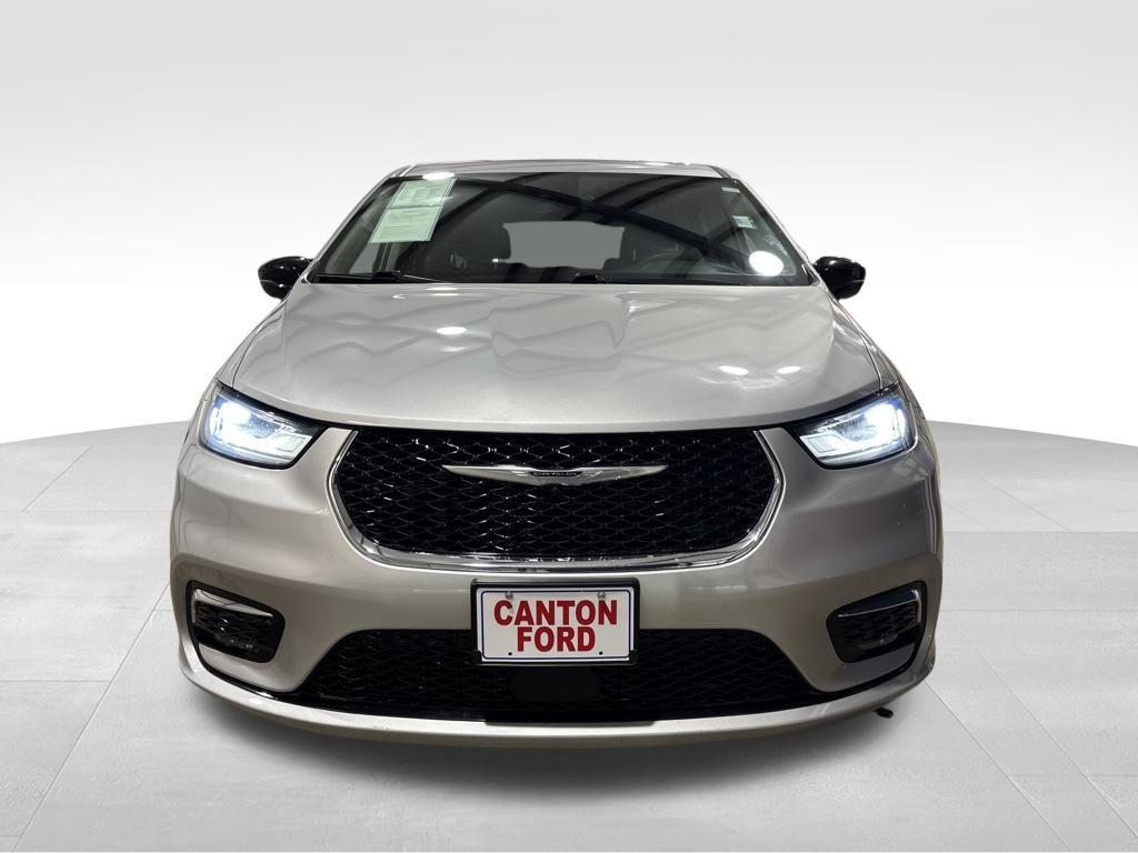 used 2024 Chrysler Pacifica car, priced at $24,627