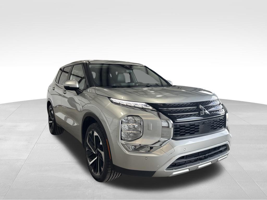 used 2024 Mitsubishi Outlander car, priced at $22,481
