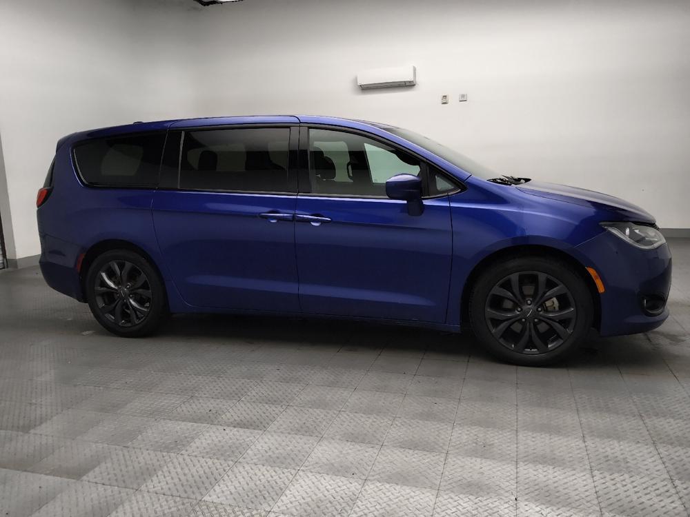 used 2018 Chrysler Pacifica car, priced at $19,895