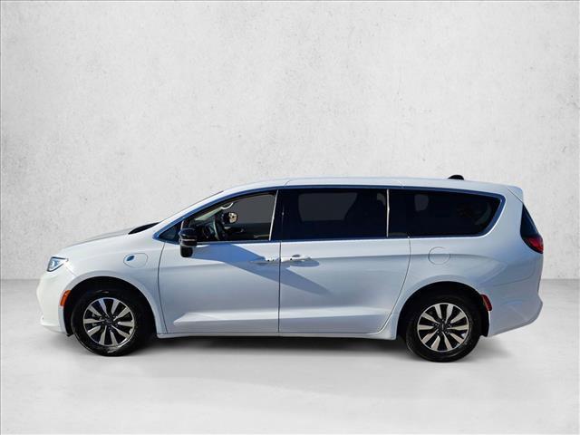 used 2024 Chrysler Pacifica Hybrid car, priced at $24,931