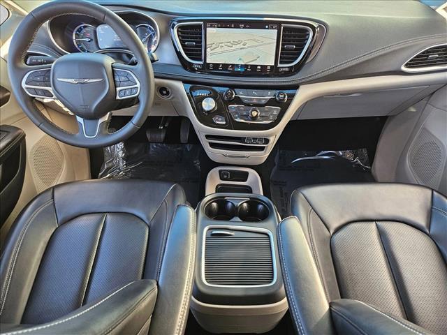 used 2024 Chrysler Pacifica Hybrid car, priced at $24,931