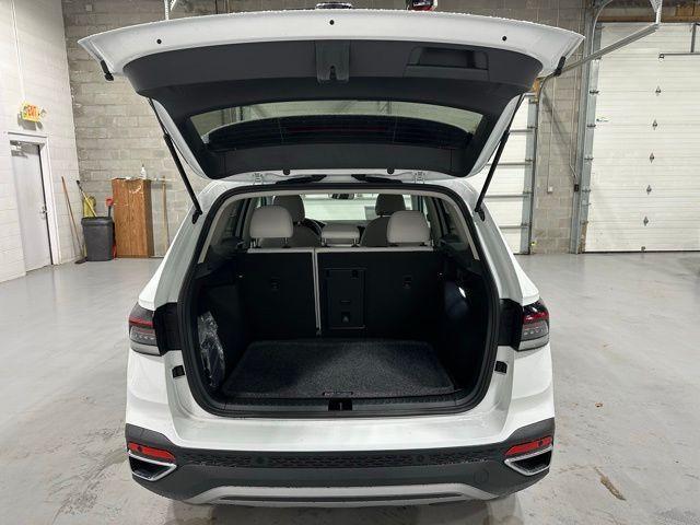 new 2026 Volkswagen Taos car, priced at $32,147