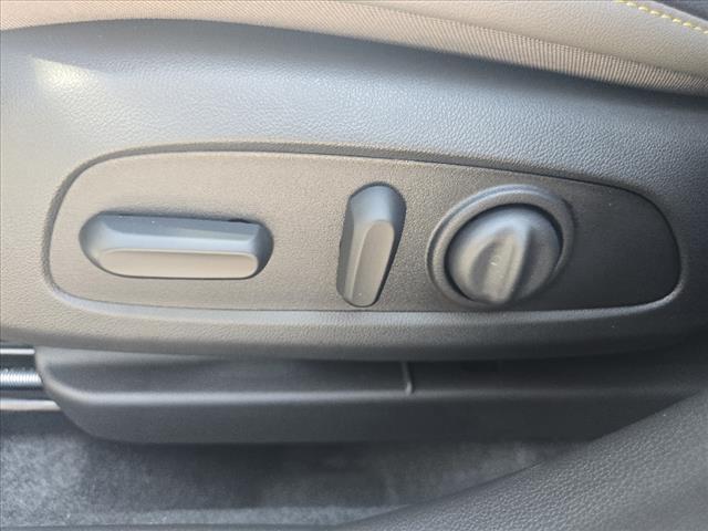 new 2025 Chevrolet Trax car