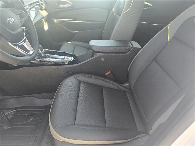 new 2025 Chevrolet Trax car