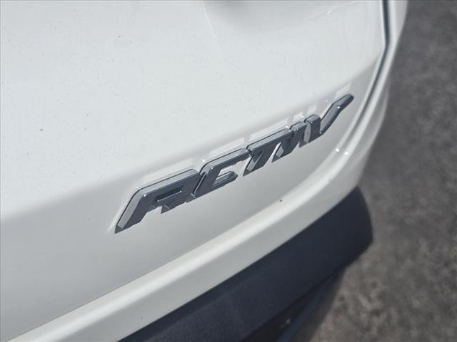 new 2025 Chevrolet Trax car