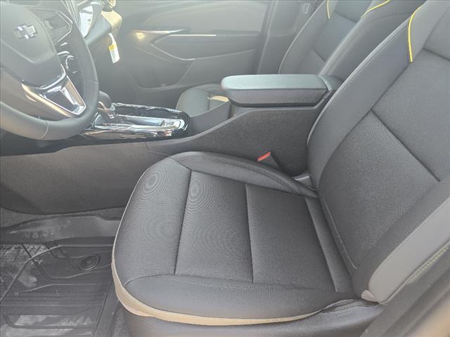 new 2025 Chevrolet Trax car