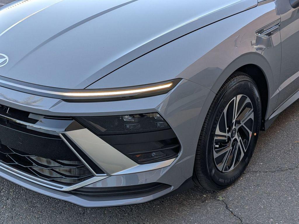 new 2026 Hyundai Sonata Hybrid car, priced at $28,667