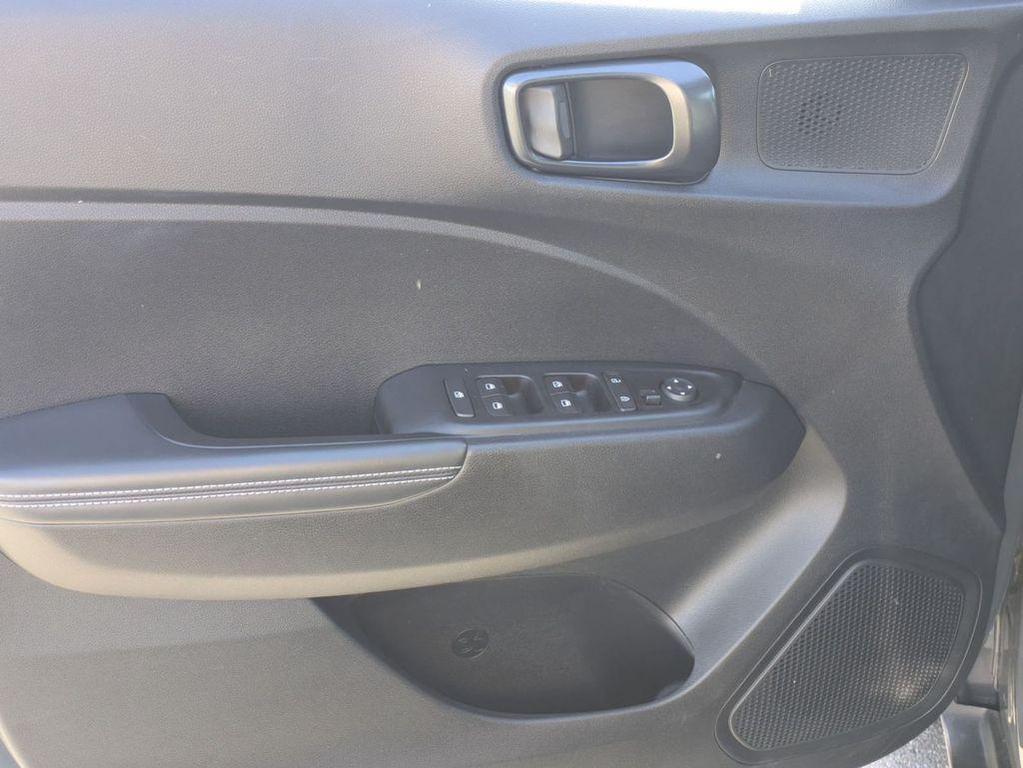 used 2025 Hyundai Venue car, priced at $19,423