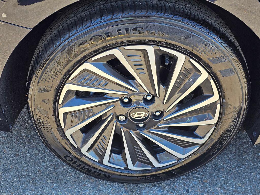 used 2025 Hyundai Sonata Hybrid car, priced at $26,079