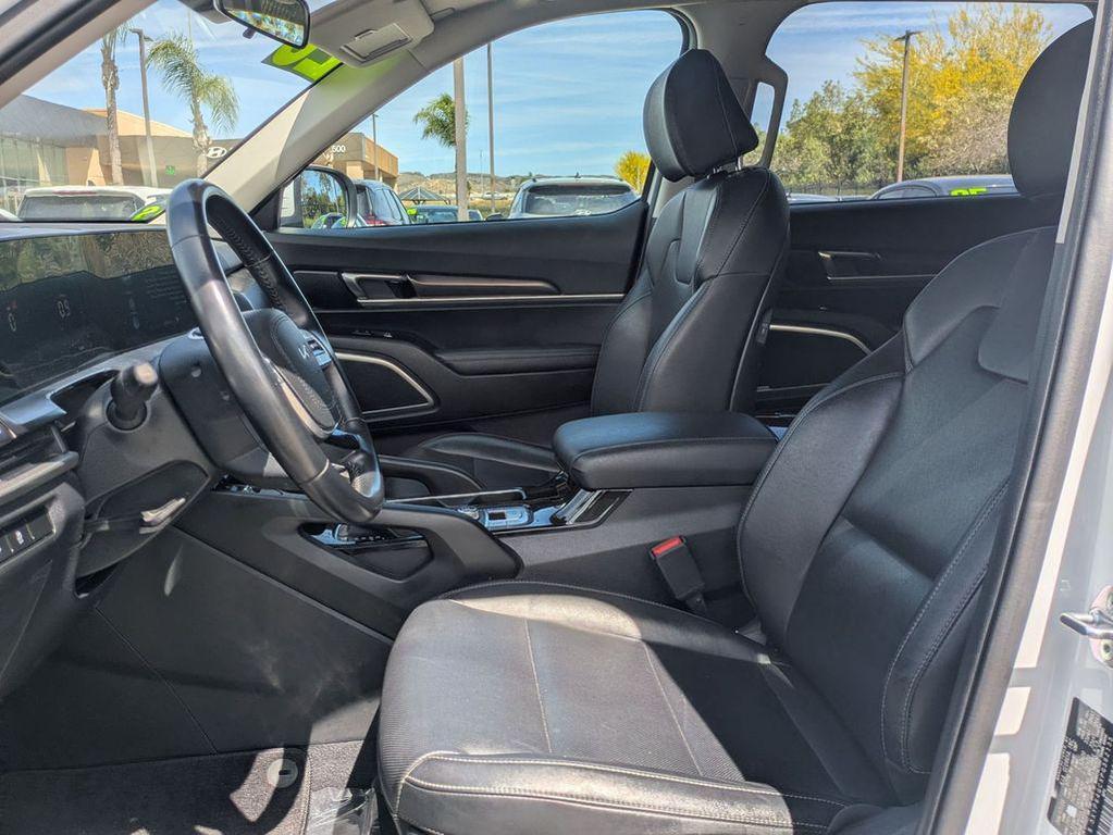 used 2023 Kia Telluride car, priced at $30,358