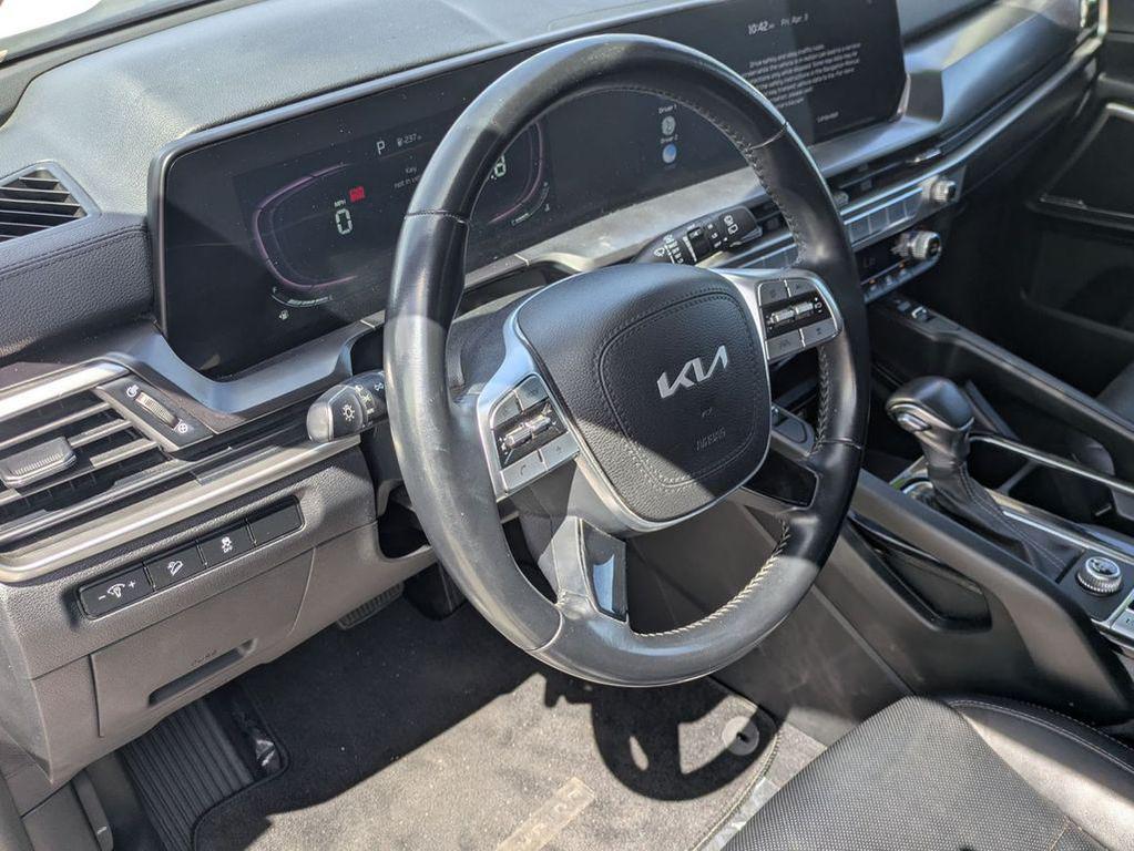 used 2023 Kia Telluride car, priced at $30,358