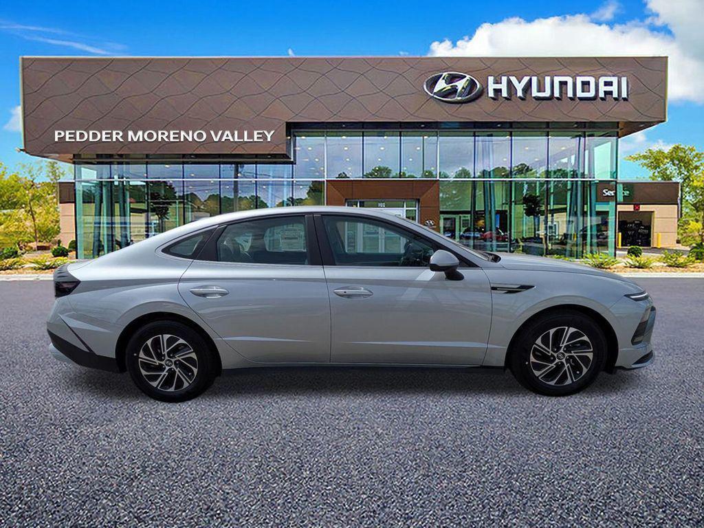 new 2026 Hyundai Sonata Hybrid car, priced at $28,693