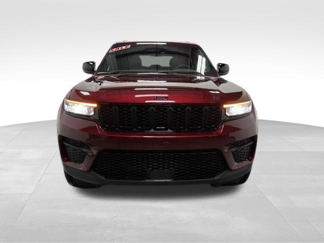 new 2025 Jeep Grand Cherokee car, priced at $44,584