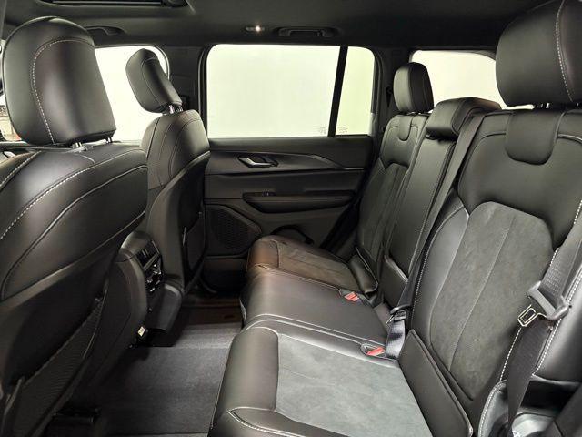 new 2025 Jeep Grand Cherokee car, priced at $44,584