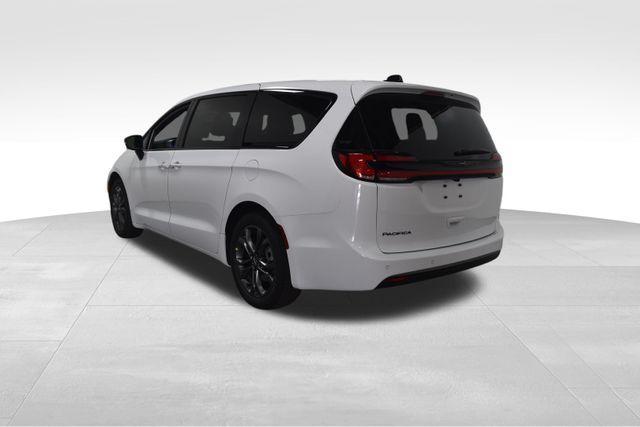 new 2026 Chrysler Pacifica car, priced at $44,985