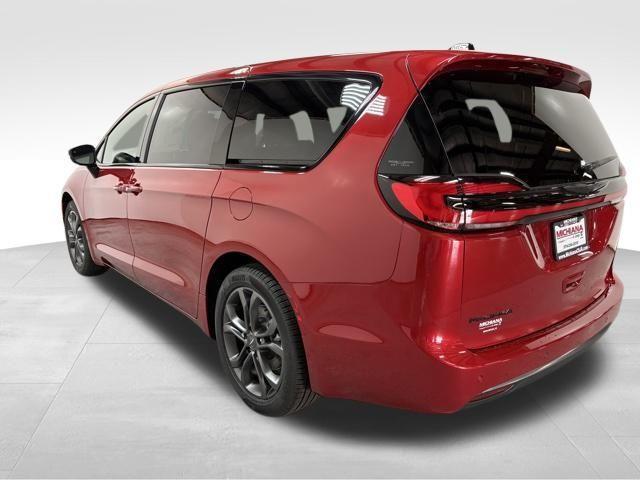 new 2026 Chrysler Pacifica car, priced at $45,431