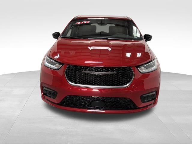 new 2026 Chrysler Pacifica car, priced at $45,431